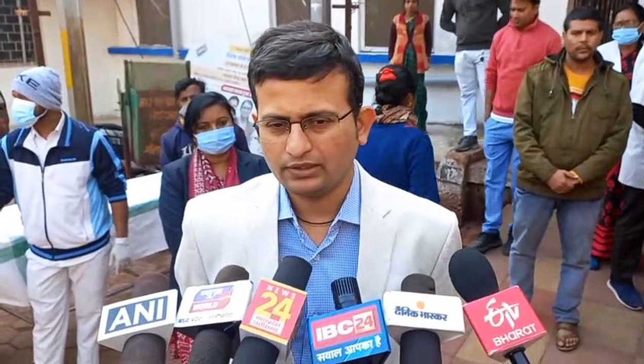 बस दुर्घटना में हुए घायलों को समुचित उपचार और आर्थिक सहायता उपलब्ध कराने के कलेक्टर ने दिए निर्देश
