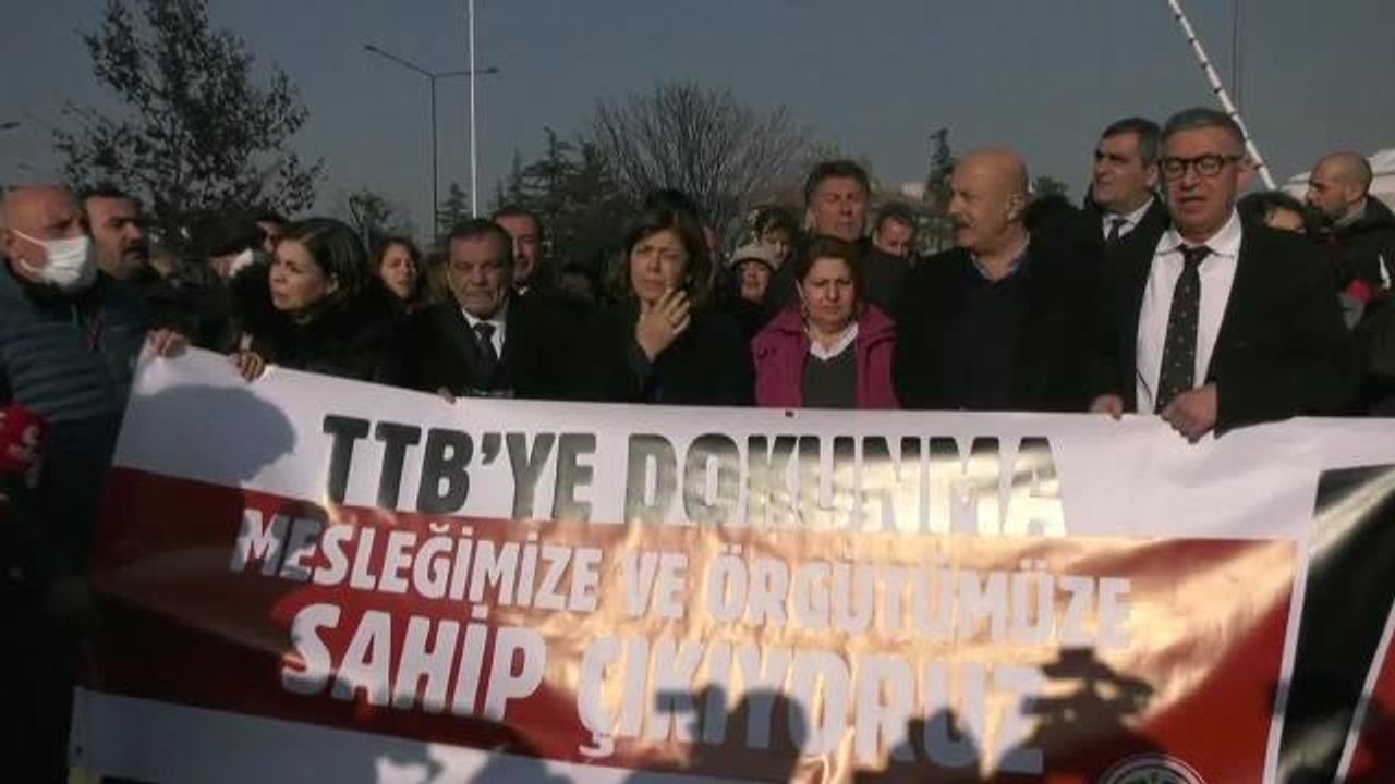 Ttb Merkez Konseyi'nin Görevden Alınması Davası 8 Şubat'a Ertelendi. Ttb Başkanı Ökten: "Dünya Yine de Dönecektir"
