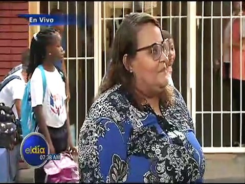#ElDia / Jonior Ramírez desde la escuela Fider Ferrer, ensanche La Fe, dando seguimiento al inicio de clases / 10 enero 2023