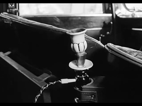 Graf Yoster gibt sich die Ehre S01E01 - Die Kunst und wie man sie macht