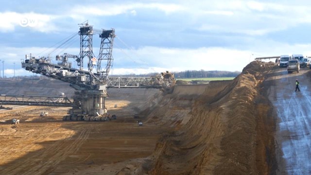 Чрезвычайная ситуация: деревня в Германии может быть снесена ради расширения угольного карьера (10.01.2023)