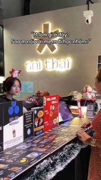 Con gái giấu ba mẹ đi làm thêm, bất ngờ gặp luôn nhị vị phụ huynh ở chỗ làm