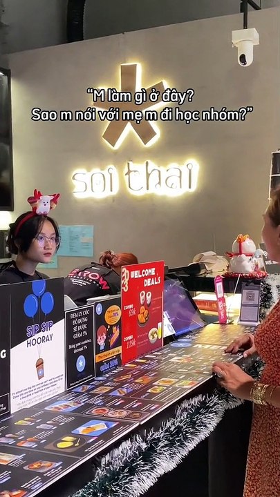 Con gái giấu ba mẹ đi làm thêm, bất ngờ gặp luôn nhị vị phụ huynh ở chỗ làm