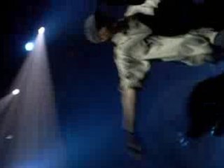 KAT DE LUNA EN 1 PARTIE DE CHRIS BROWN O ZENITH