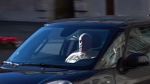 Meloni visita al papa Francisco acompañada de su pareja y su hija