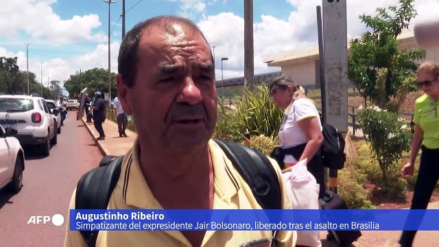 Policía libera a cientos de simpatizantes de Bolsonaro tras asalto en Brasilia