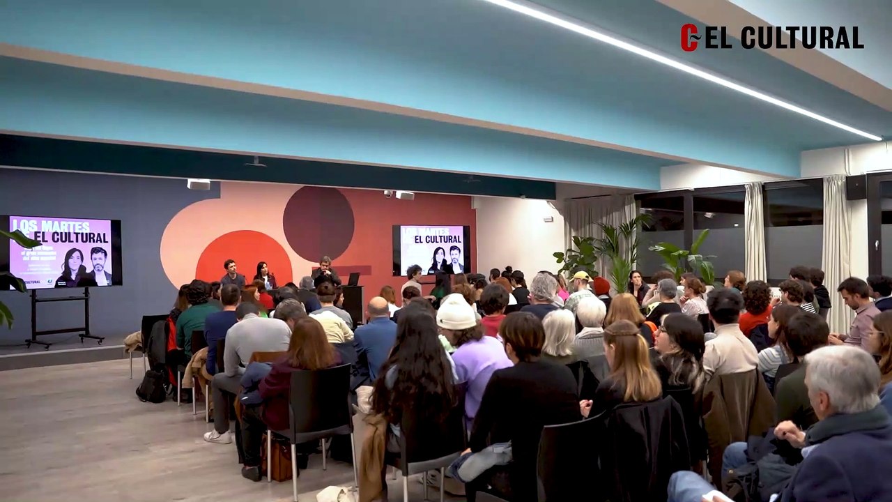 Rodrigo Sorogoyen y Alauda Ruiz conversan con el director de El Cultural, Manuel Hidalgo, en un encuentro que ha tenido lugar en el Círculo de Bellas Artes de Madrid