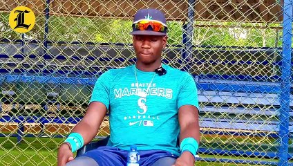 FELNIN CELESTÉN, DE SER BATERISTA EN LA IGLESIA A BUSCAR EL BONO DE FIRMA MÁS LUCRATIVO ESTE ENERO 1