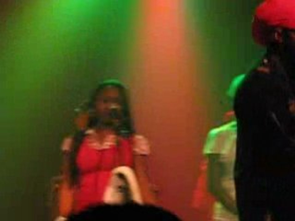 Junior Kelly "Live"