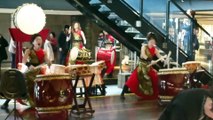 和太鼓と書道のパフォーマンス  Japanese drum and calligraphy performance