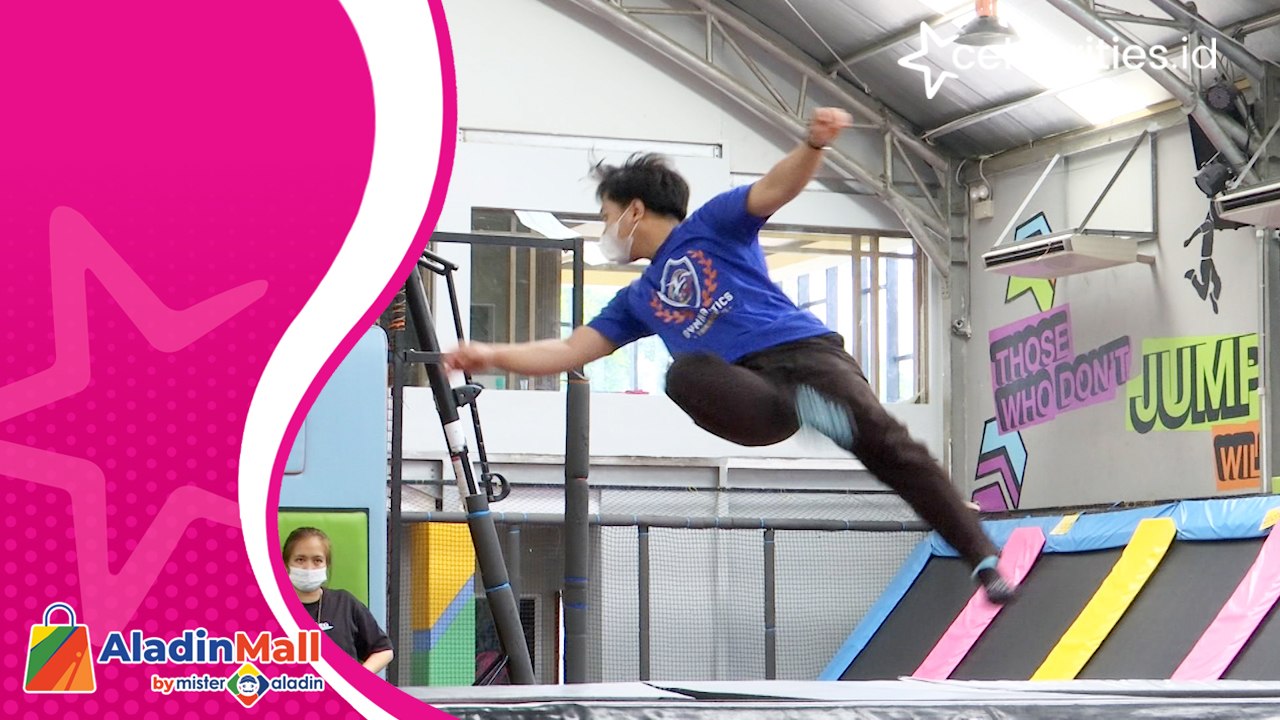 Asyiknya Berlompat Ria di Wahana Trampolin Kela...