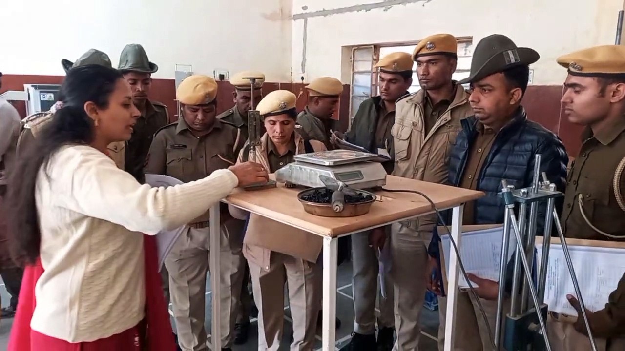 निर्माण कार्यों की गुणवत्ता जांचने का प्रशिक्षण लेकर रहे जवान