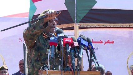 البرهان يطالب بإبقاء القوات المسلحة السودانية خالية من "الإخوان" واليساريين
