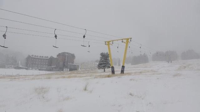 Türkiye'nin en ünlü kayak merkezi Uludağ sonunda beyaz gelinliğini giydi
