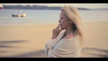 Ça me rend malade" : pourquoi Pamela Anderson a voulu raconter son histoire