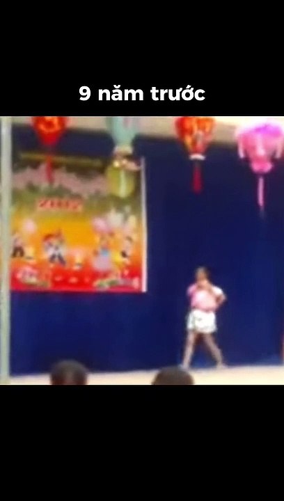 Lúc nhỏ cùng catwalk lớn lên họ thành đôi: Xưa em cao hơn, giờ bờ vai anh bảo vệ em cả đời