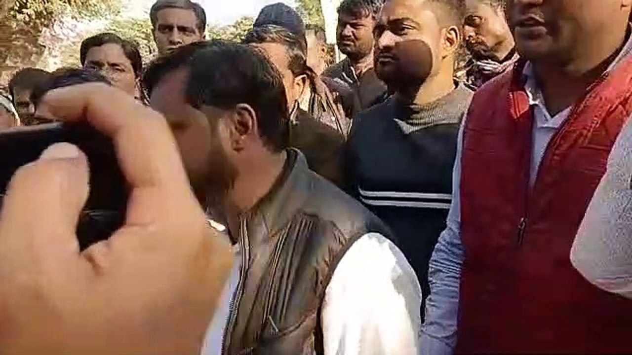 पांच सूत्री मांगों को लेकर बिजली निगम कार्मिकों ने किया विरोध-प्रदर्शन