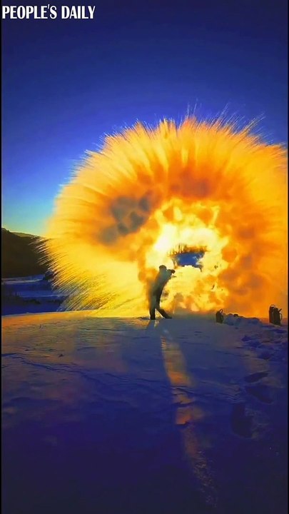 冰天雪地，挑戰潑出一杯熱水！零下35度。Extremely cold, challenge poured out a pot of boiling water!