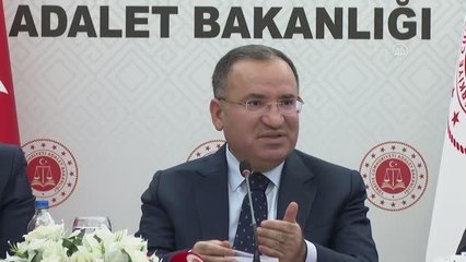 Adalet Bakanı Bozdağ: "(Davutoğlu'na) Cumhurbaşkanına ait yetkileri başkalarının kullanmak istemesi ve 'Kullanacağız, imzamız olmadan olmaz' demesi,...