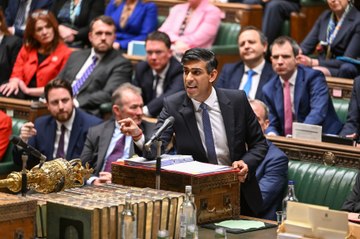Rishi Sunak and Stephen Flynn debate energy cost during PMQs
