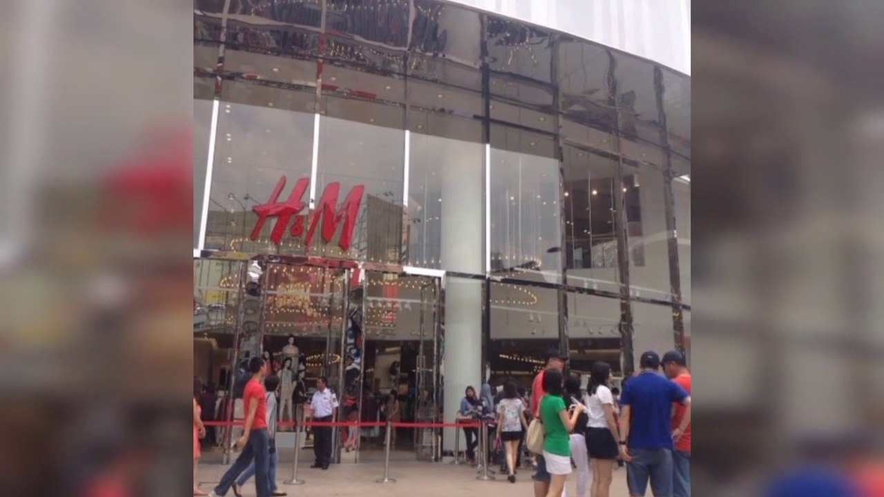 Video fitting room h&m twitter cctv fitting room twitter,fitting room