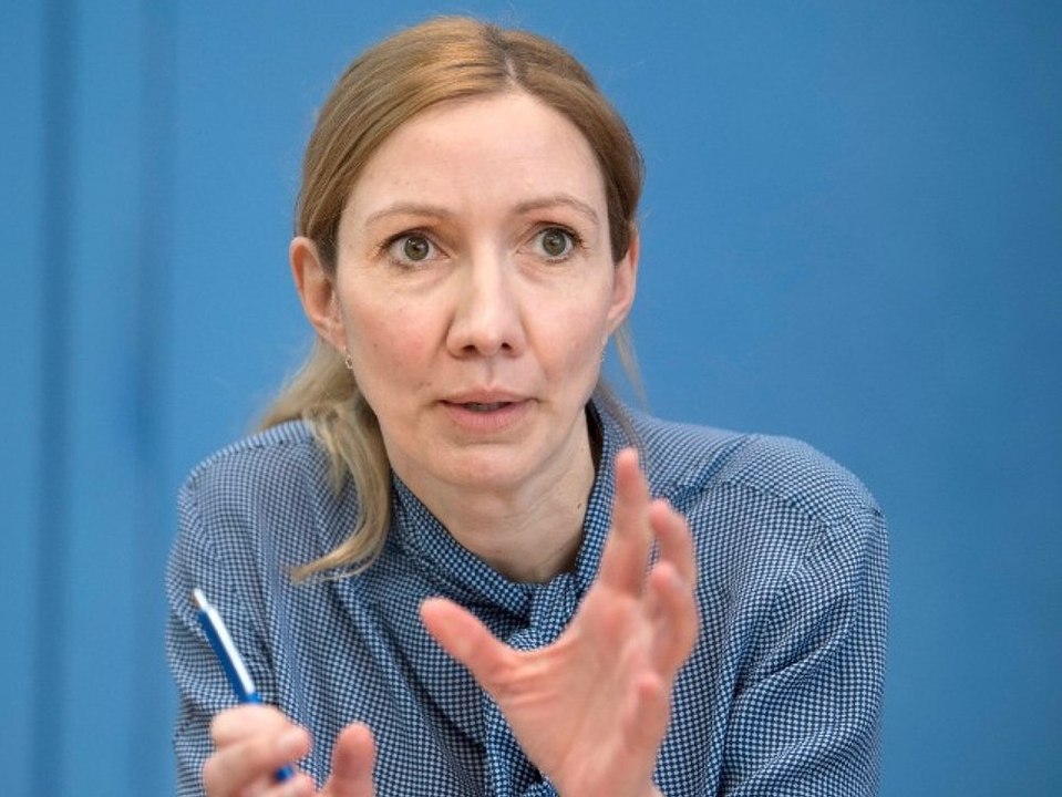 Corona: Virologin Sandra Ciesek kritisiert Einreiseregeln aus China
