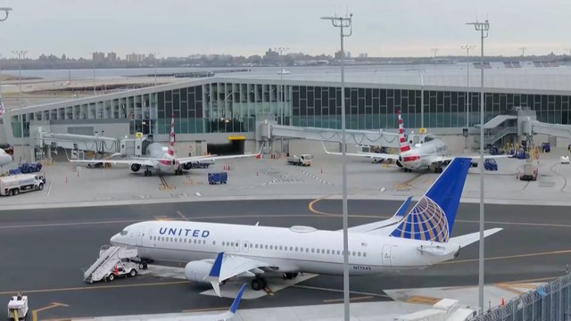 إدارة الطيران الفدرالية الأميركية تؤكد استئناف الرحلات الجوية تدريجيا