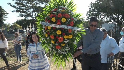 Nicaragua rinde homenaje al profesor Julio Cesar Sandoval