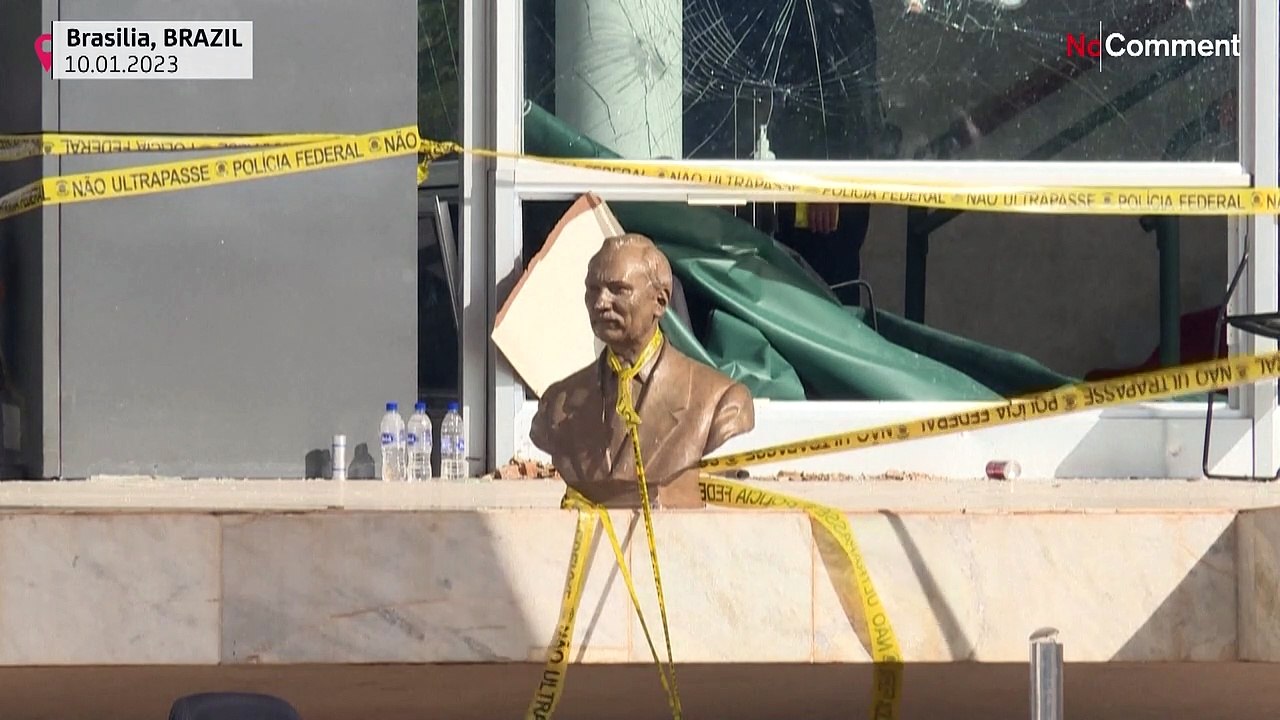 Watch: Brazilian police clear up art attacked by rioters