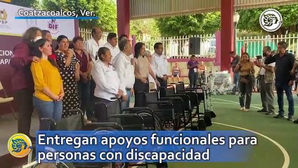 Entregan apoyos funcionales para personas con discapacidad en Coatzacoalcos