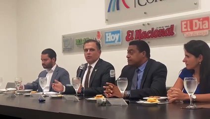 Ministro de Hacienda dice cuándo bajarán los precios de combustibles en RD