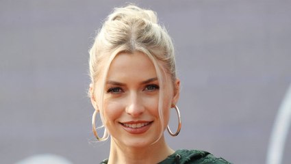 下载视频: Aufgetaucht: Lena Gercke nur Wochen nach der Geburt – so sieht sie aus!