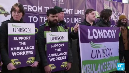 Operadores de ambulancias de casi todo Reino Unido mantuvieron huelga por segundo día