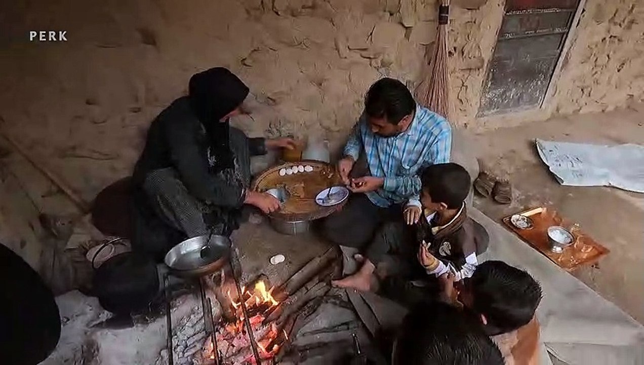 What the Villagers are Doing on a Rainy Day _ The Village & Nomadic Lifestyle of Iran
