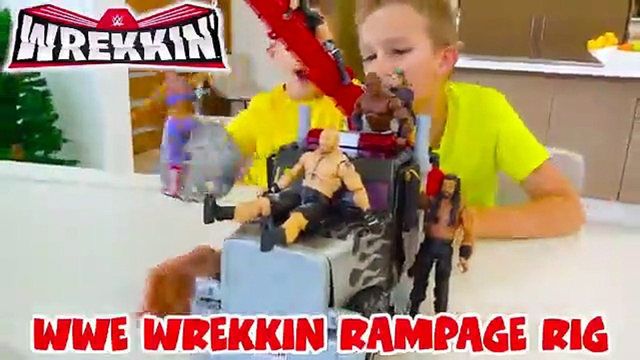 Vlad and Niki do sports together with WWE toys and become stronger