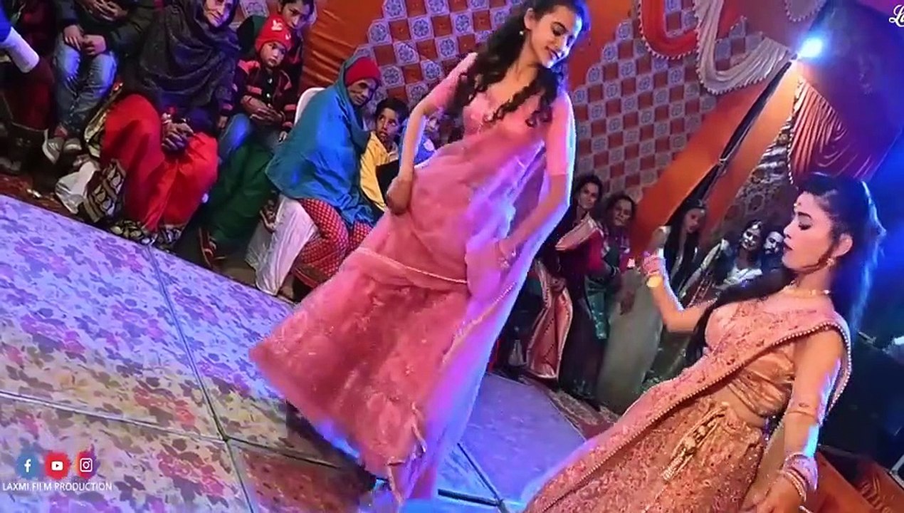 O Jiji-dance performed by the bride And her Sisters