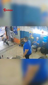 Bu da Sakar Damat! Kayınpederinin Önce Ayağına Sonra Kafasına Düşürdü #shorts #sakar #çırak #damat