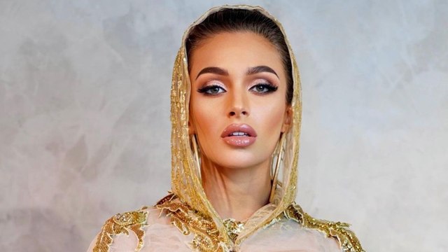 ملكة جمال البحرين افلن خليفة بالبوركيني في مسابقة ملكة جمال الكون