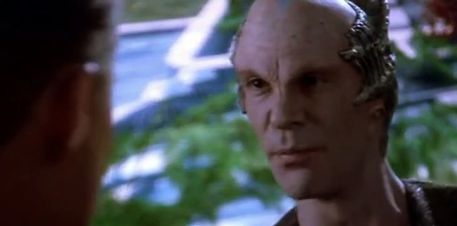 Babylon 5 S02 E01
