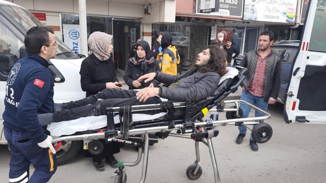 Adliye önünde aileler birbirine girdi, yaralılar var