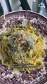 Tagliatelles au gorgonzola, champignons et pignons de pin