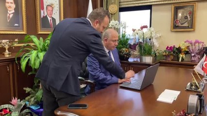 KOÜ Rektörü Prof. Dr. Cantürk, AA'nın "Yılın Fotoğrafları" oylamasına katıldı