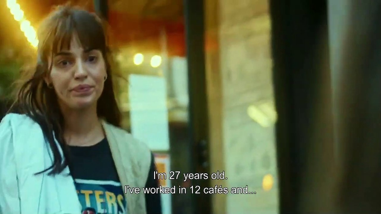 Entre las olas - Trailer