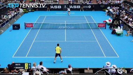 Auckland - Brooksby stoppe Halys en quarts