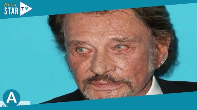 Johnny Hallyday : ce grave incident survenu dans sa villa de Marnes-la-Coquette (ZAPTV)