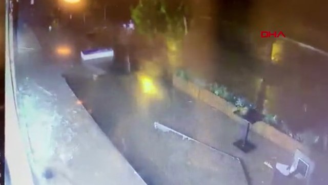 Şiddetli yağış vurdu: Evler, tarım arazileri su altında