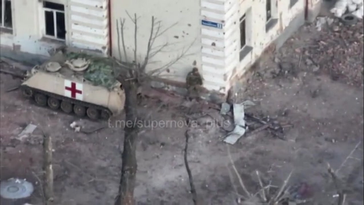 Ukraine: Dramatic video captures medical evacuation amid fighting in Soledar
