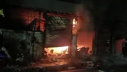 SURAT VIDEO: जोगर्स पार्क के पास दुकानों में भीषण आग