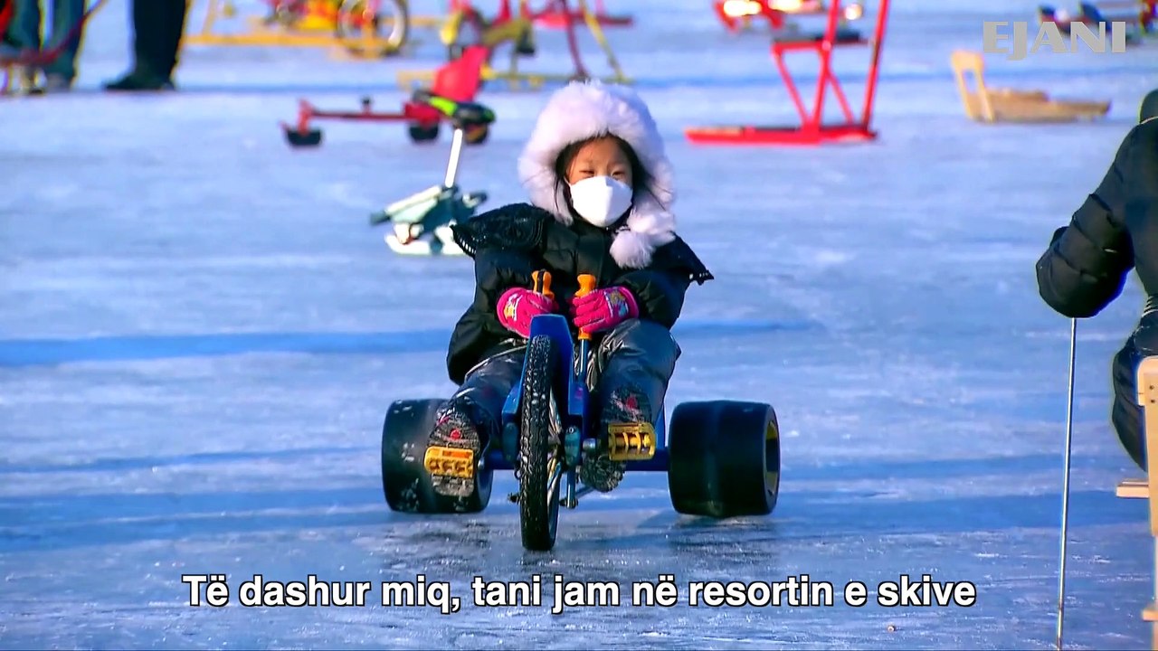 VIDEO/ Turizmi dimëror, si po nxit rimëkëmbjen ekonomike në verilindje të Kinës