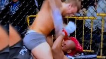 Lo que hace este luchador de MMA antes de dejar KO a su rival sorprende a todos